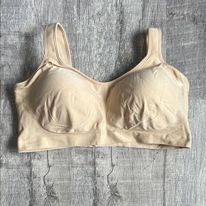 Shapermint Essentials Everyday Comfort Straps Wireless Shaping Bra